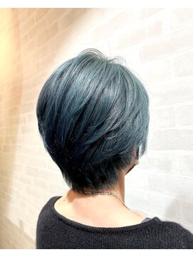 クラッチバイシオンアグリゲイト(CLUTCH by Zi-on aggregate) ☆ショート×ブリーチカラー×ブルージュ×タッセルボブ☆