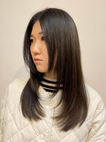 アトリエコア(Atelier Coa)&nbsp;顔周りレイヤーカットくびれヘアミルクティーベージュカラー