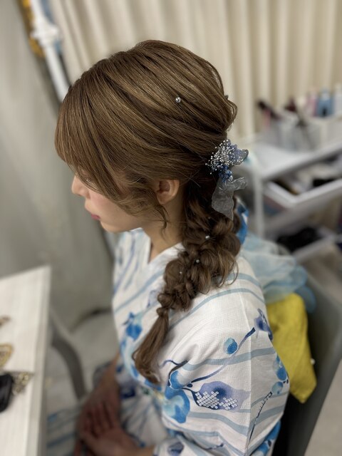 2024年秋冬】ラプンツェル風サイド浴衣ヘアセットのヘアスタイル 