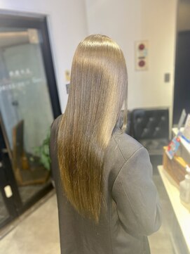 ニル(Nir) 透明感オリーブカラー