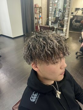 ヘアーメイクロージー 八軒店 (HAIR MAKE ROSY) ツイストスパイラルパーマツーブロックマッシュメッシュフェード