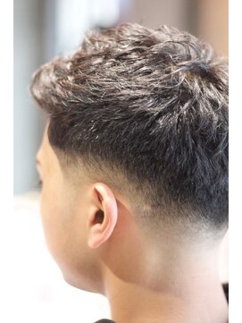 キングスマントーキョー 立川北口店(KINGSMAN TOKYO) アップバング / ツーブロック / スキンフェード 【立川】