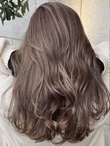 ライン(LYNE) 透明感ブラウンアッシュ/レイヤーカット/艶髪