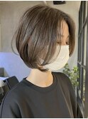 横浜西口切りっぱなしボブ肩上レイヤーボブグレージュカラー