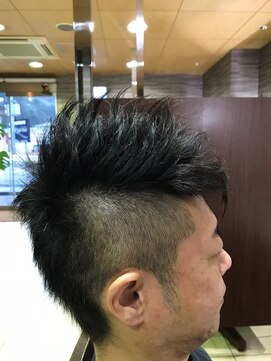 美容室 イルフェドゥ(Il fait doux) モヒカン(16号風)