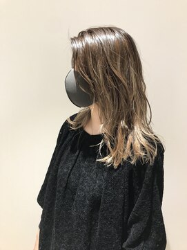 ウィンビ サウーティ(Wimbi Sauti) インナーカラー_グレージュ