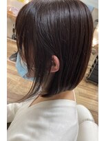 ヘアーゾーン ハチマルハチ 登戸駅前店(Hair Zone 808) 前下がりボブでクールビューティ