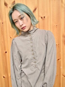 ブゾン(buZon) 切りっぱなしボブ×エメラルドグリーン