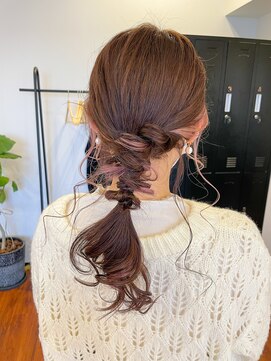 スリーバイザサロン(THREE by the salon) インナーシアーピンク