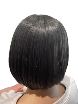 アンリップス(&Lips) 切りっぱなしボブ