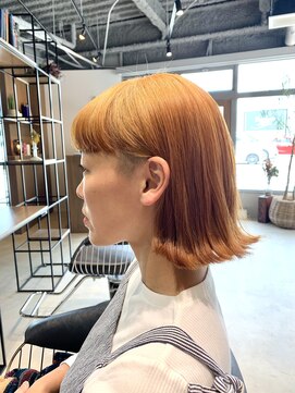 ユリイカビヨウシツ 外ハネツーブロックボブ