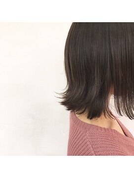 ルッソ チアロ(Lusso chiaro) ニュアンスカラー外はねボブ