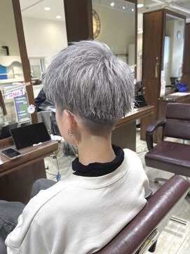 トリ 六甲道店(TORi) ホワイトシルバー×シアーカラー×ショートヘア