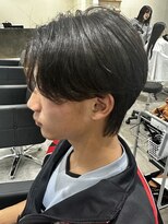 ヒュイル バイ ニアウ(Hwyl by Niau) メンズセンターパートウルフニュアンスパーマフェザーパーマ