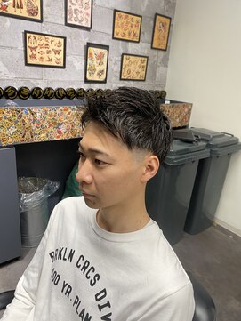 フランクスバーバーリベラルド 横浜(FRANK'S BARBER LIBERALD) アップバング/ローフェードU