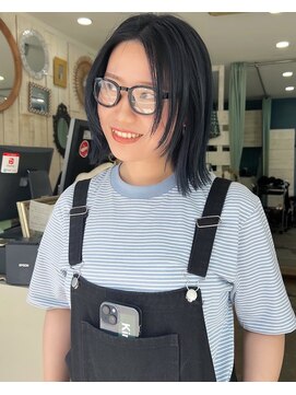 アデ オモテサンドウ(ade omotesando) 顔まわりレイヤー×ネイビーカラー