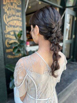 ツインローポニー/お呼ばれアレンジ/ロングヘアアレンジ