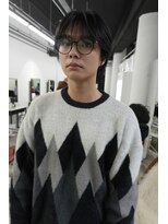 ピア ヤクイン(Pia Yakuin)&nbsp;ミディアムセンターパート×ニュアンスパーマ