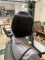 スリー(THREE)&nbsp;【ボブ】自然な丸みとツヤが魅力のミニボブ