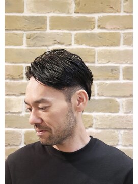 ナチュラルピー 総持寺店(Natural.P) ビジネスマンツーブロックショート
