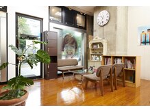キャラシャローネ お台場(CharaChalone)の雰囲気（間隔広めで穏やかな雰囲気の店内でゆったり施術を受けられます♪）