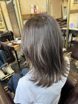 トロニー(TLONY) アッシュグレージュ 外はねボブ stylist/miaki