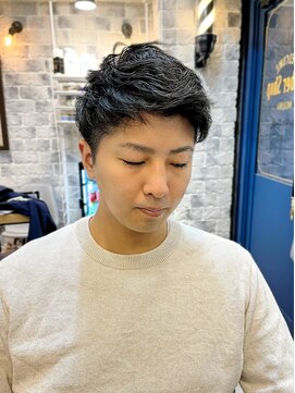 ミリオンバックス 上野(Million Bucks) ツーブロアップバングニュアンスパーマ<理容室>[メンズ/上野]