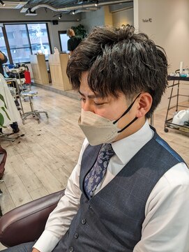 コワファーストナガサキシャンプーボーイ(COIFF1RST NAGASAKI SHAMPOO BOY) ソフトスパイラルパーマ×ビジネスアップバング