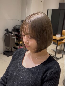 オリーブベージュ