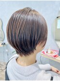 乾かしただけで形が決まるショートヘア