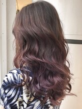 ブリーチなしで高発色。金髪っぽく抜けず、ダメージも抑えられる次世代ダブルカラー