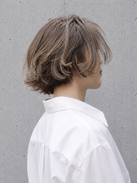 ビュートリアム 梅田(BEAUTRIUM) ショート/フレンチボブ/外ハネ/30代/40代/梅田/
