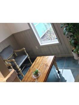 一人ひとりに寄り添った接客と高い似合わせ力で、髪も心も綺麗をご提供☆大人女性向けのプライベート空間♪