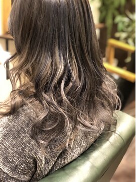 ヘアーメイク ララ(HAIR MAKE LALA) グラデカラー　ホワイトアッシュ