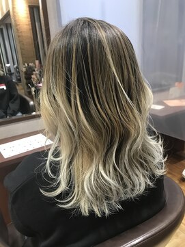 ベイ サロン タカミ(BAY SALON TAKAMI) バックコームバレイヤージュ