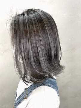 026秤ヘアラボ(hair lab) かき上げ 外国人風