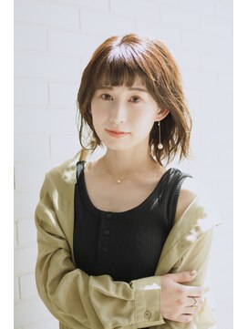 ノイン(noine) 肩ぎりぎりの絶妙な長さが、こなれ感を演出してくれます。
