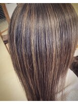 ロディーナコク 大口 新子安(rodina.coc)&nbsp;ハイライトをいれて白髪ぼかし！【白髪ぼかしハイライト】/ラフ