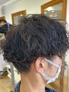 ヘッズ 本八幡店(HEADS) MEN'S HAIR  センターパート　ツイストスパイラル　コンマヘア