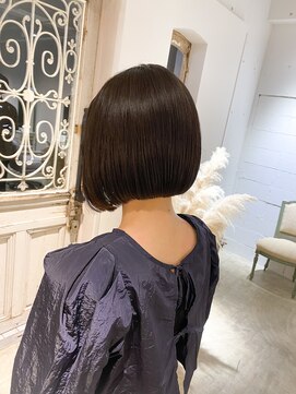 ノラ(Nora) ＊ナチュラルな前下がりボブ＊