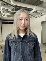 ワンインチ(1 inch) white blond