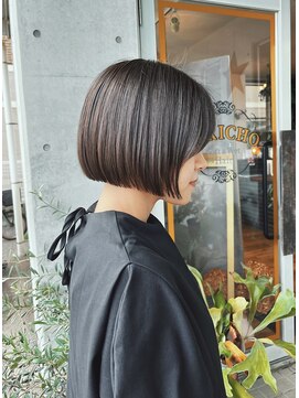 ニードジェリコ(NEED JERICHO) 切りっぱなしボブ