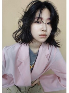 シス(sisu) 抜け感ボブ