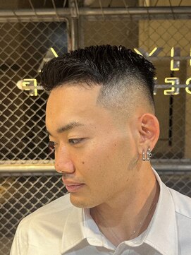 フジヤマ バーバー ショップ(FUJIYAMA BARBER SHOP) スキンフェード／フェザーアップ