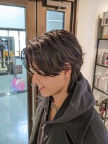 コワファーストナガサキシャンプーボーイ(COIFF1RST NAGASAKI SHAMPOO BOY)&nbsp;センターパートウルフ×フェザーパーマ