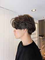 シザーズ(scissors)&nbsp;センターパートカルマパーマ