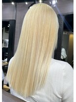 ブロンドヘア抜きっぱなし切りっぱなし