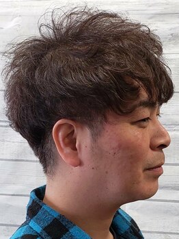ワールド美容室の写真/人気のトレンドヘアから清潔感のある好印象なビジネススタイルまで幅広く対応！男性も通いやすい雰囲気◎