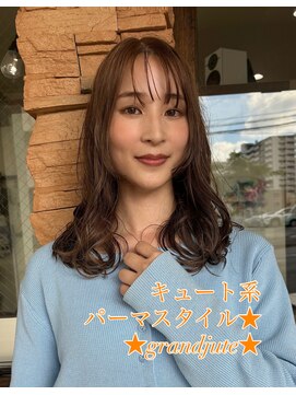 グランジュテ(grandjute) カット　ハイライト　白髪ぼかし　小顔パーマ　トリートメント