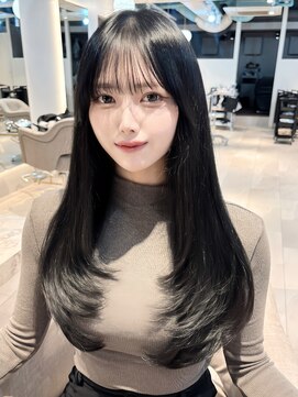 マインバイアフロートギンザ(MYNE by AFLOAT GINZA) レイヤーカット/顔周りカット/ブルーブラック